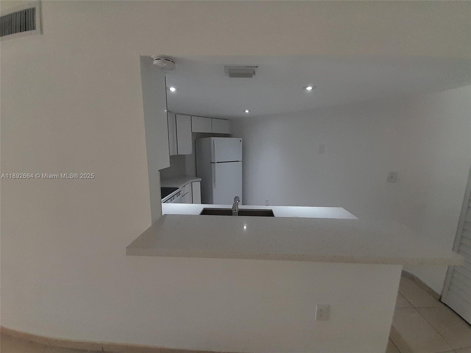 WEST FONTAINE CONDO - Residential Lease