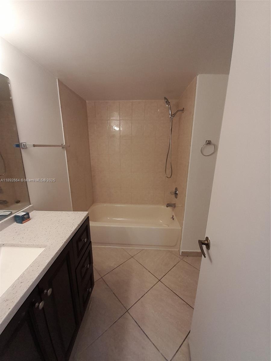 WEST FONTAINE CONDO - Residential Lease