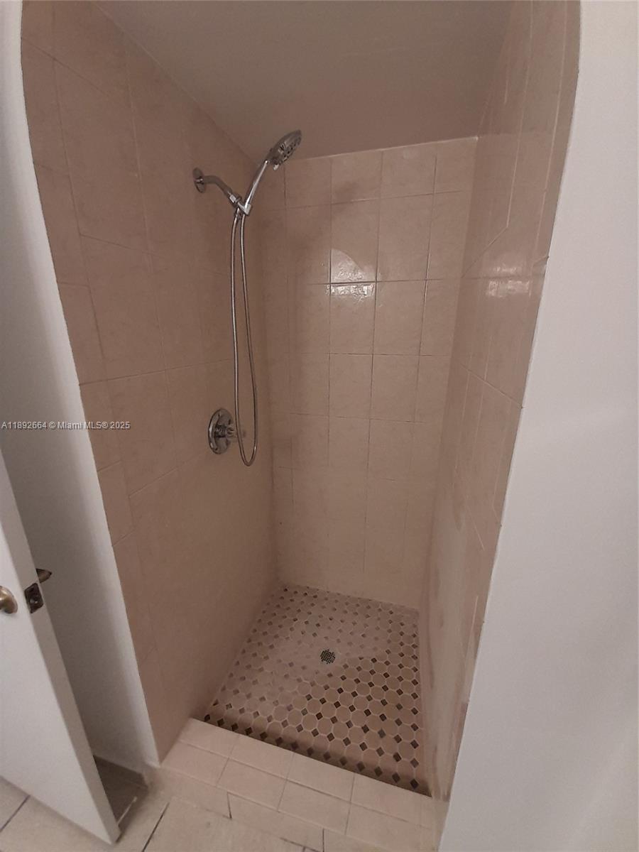 WEST FONTAINE CONDO - Residential Lease