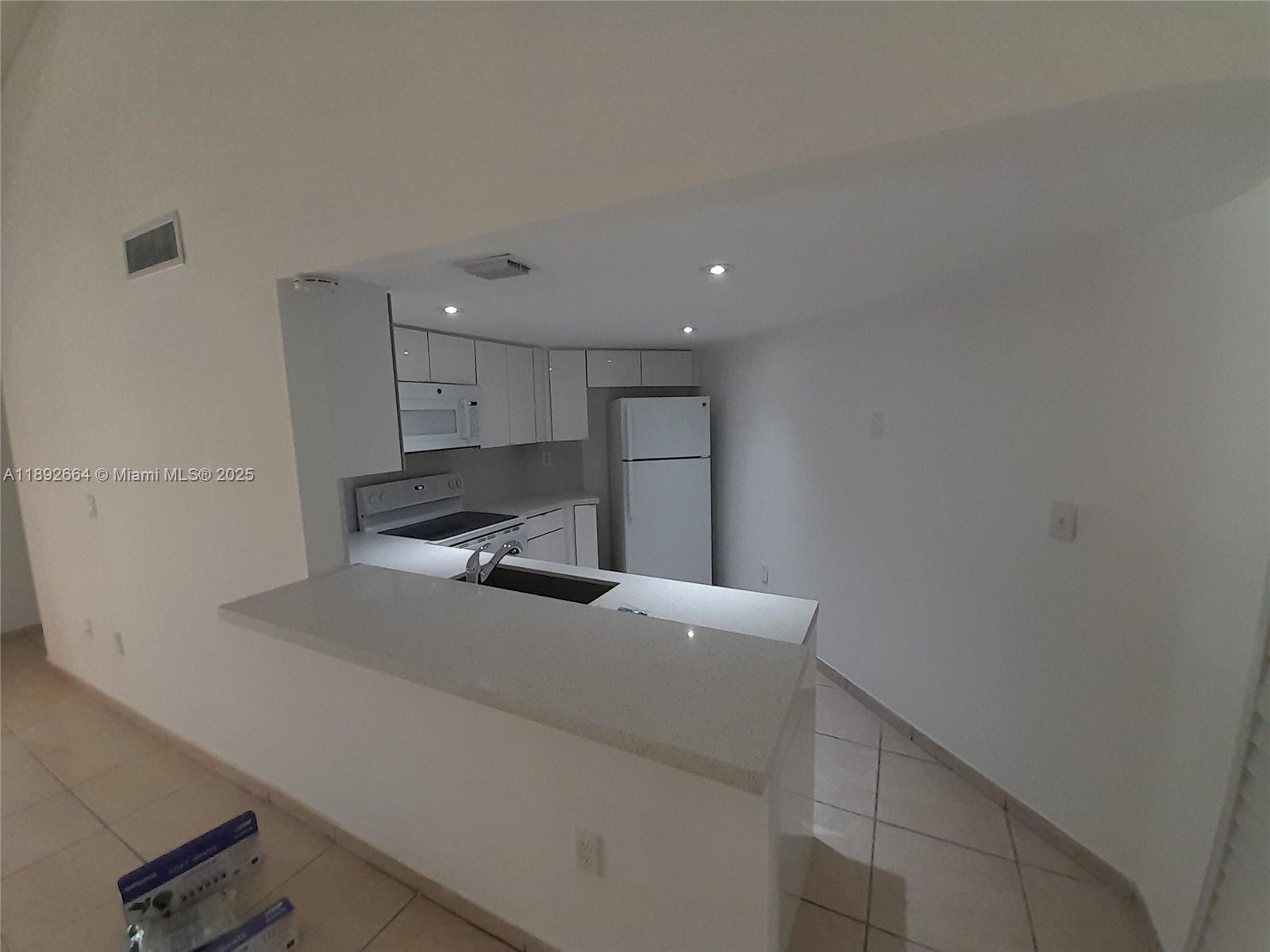 WEST FONTAINE CONDO - Residential Lease