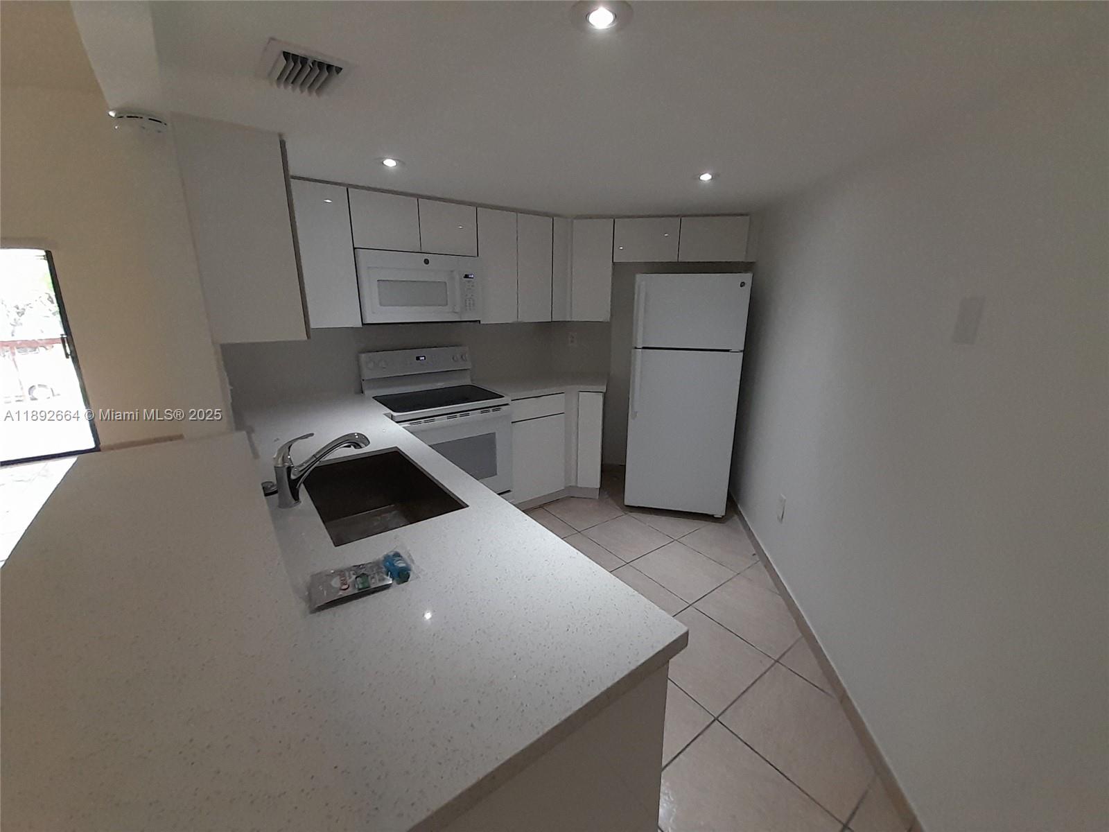 WEST FONTAINE CONDO - Residential Lease