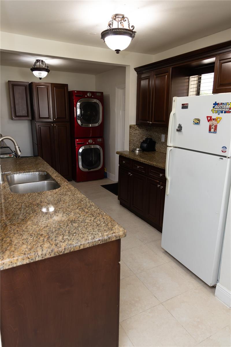 PLEASURE VLG SEC 2 - Residential Lease