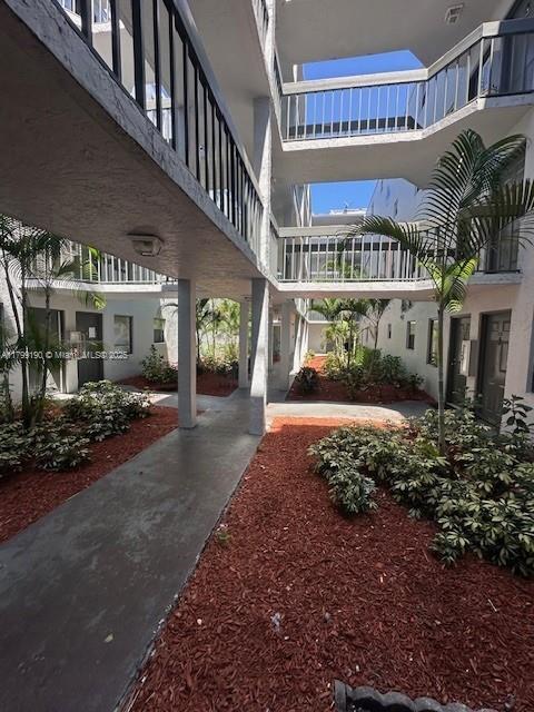 PRESIDENTIAL GOLFVIEW CON - Residential