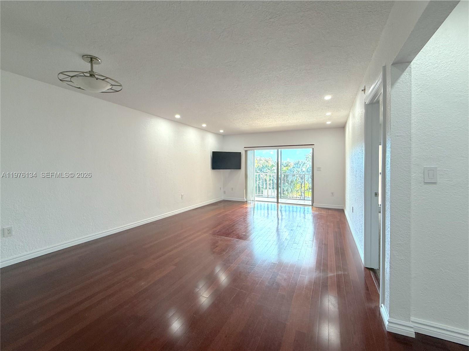 2640 NE 135th St 305