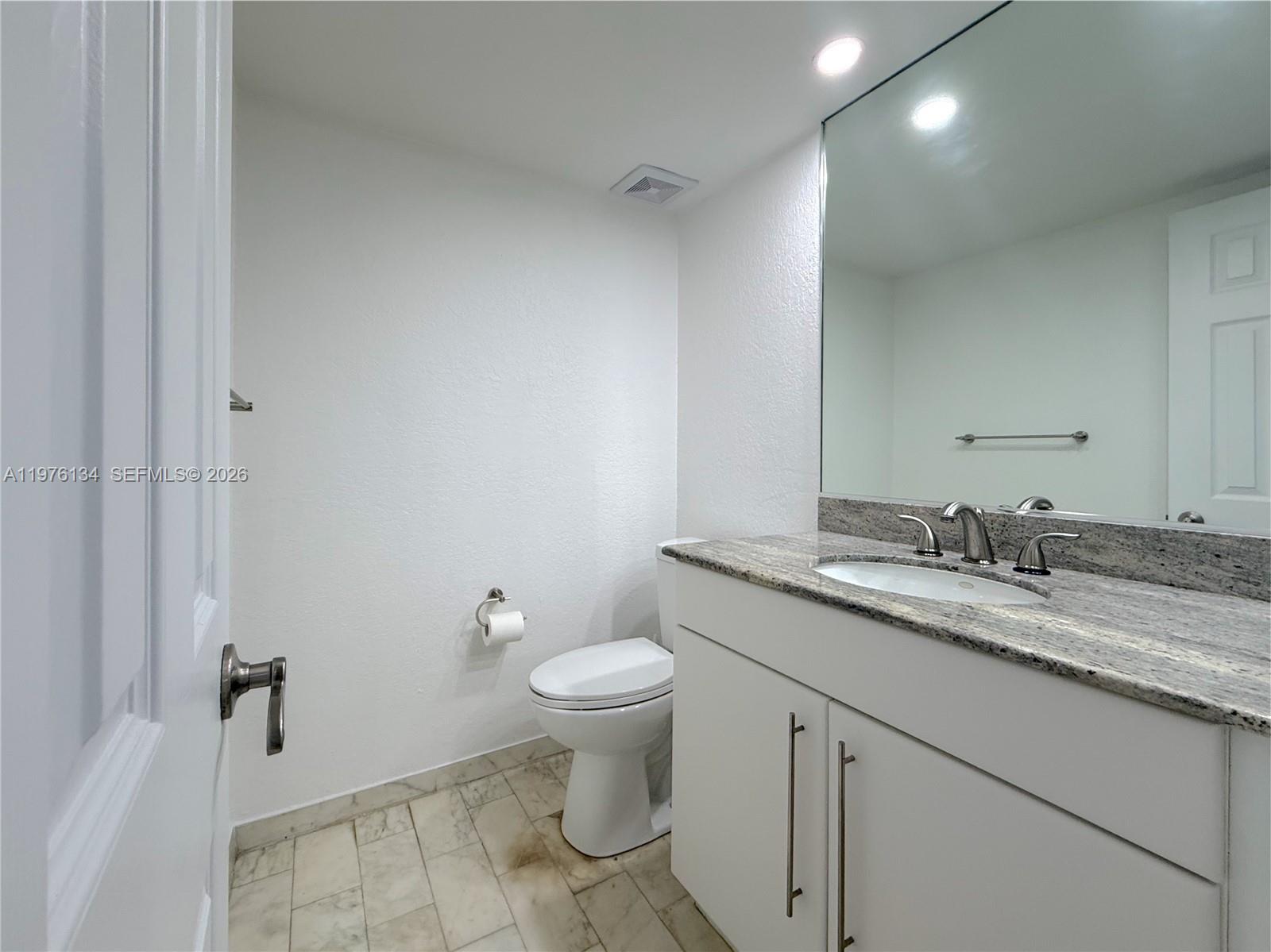 KEYSTONE BAY CONDO - Residential Lease