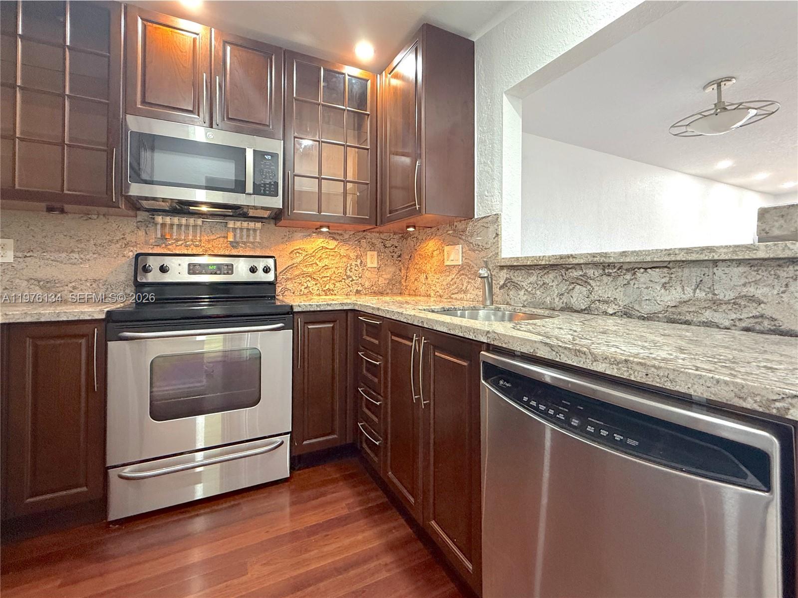 KEYSTONE BAY CONDO - Residential Lease