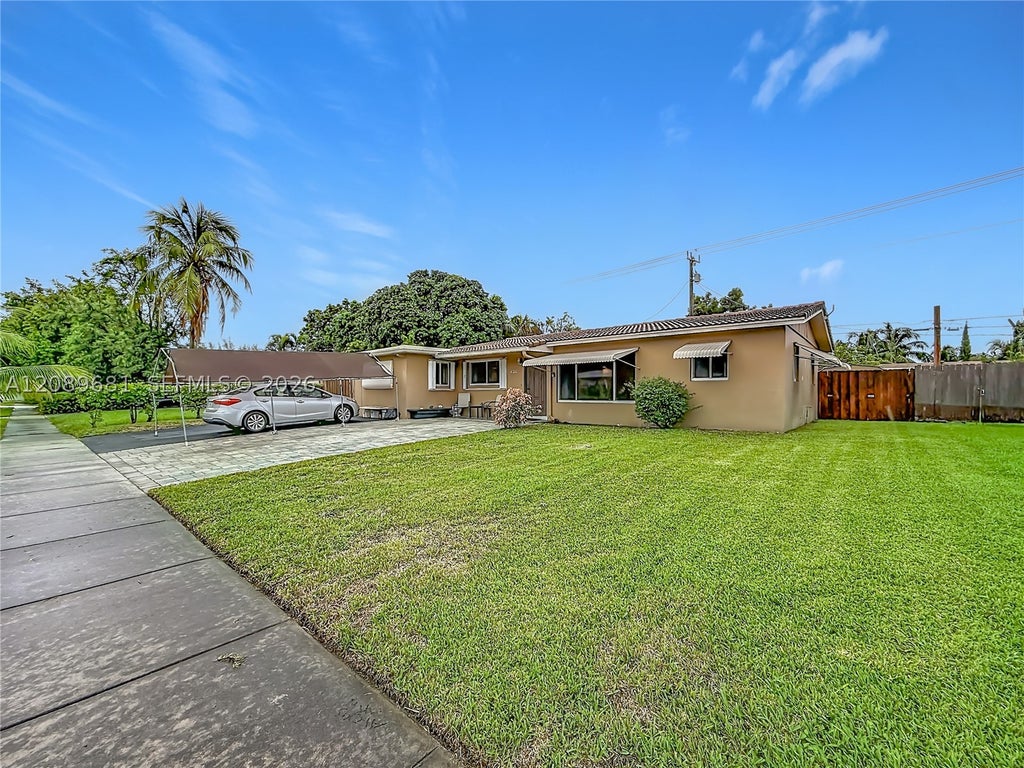 Photo of 4220 NE 4th Ter, Deerfield Beach, FL 33064 (MLS # A12089681)