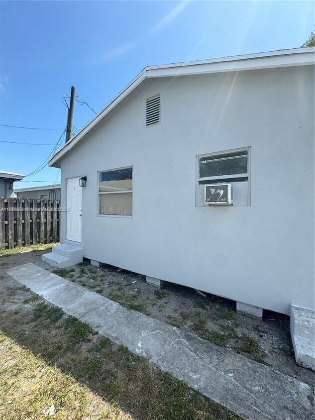 EasyNvest presents a charming 2-bedroom apartment for rent in the heart of Hallandale Beach. This bright and comfortable unit is located in a rapidly improving neighborhood with ongoing developments that add value to the area. Enjoy unbeatable convenience just minutes from shopping centers, restaurants, entertainment, and well-connected public transportation. Residents also have access to a nearby neighborhood pool just down the street, perfect for relaxing and enjoying the Florida sunshine.