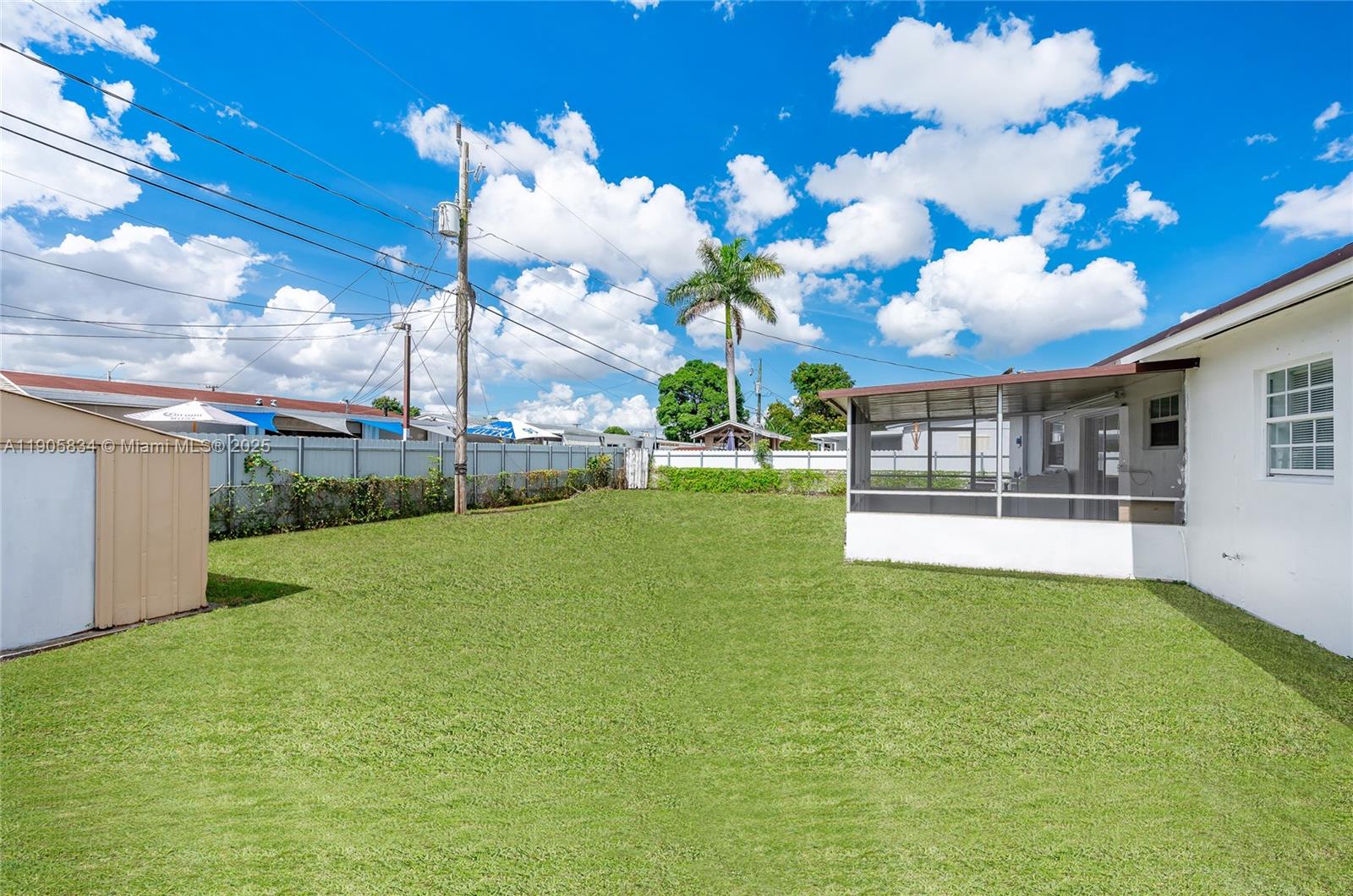 CAROL CITY LAKE STEVEN ES - Residential