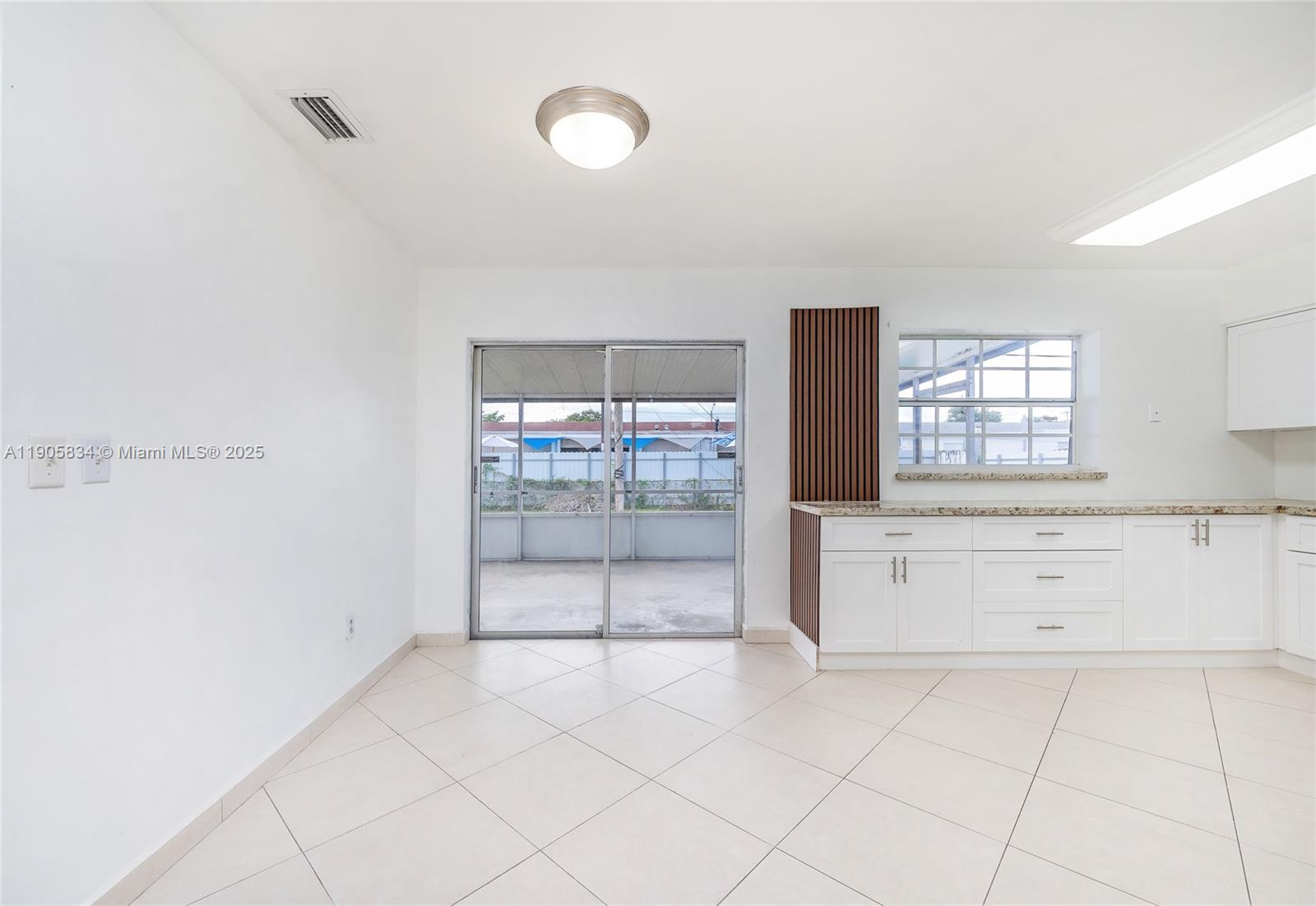 CAROL CITY LAKE STEVEN ES - Residential