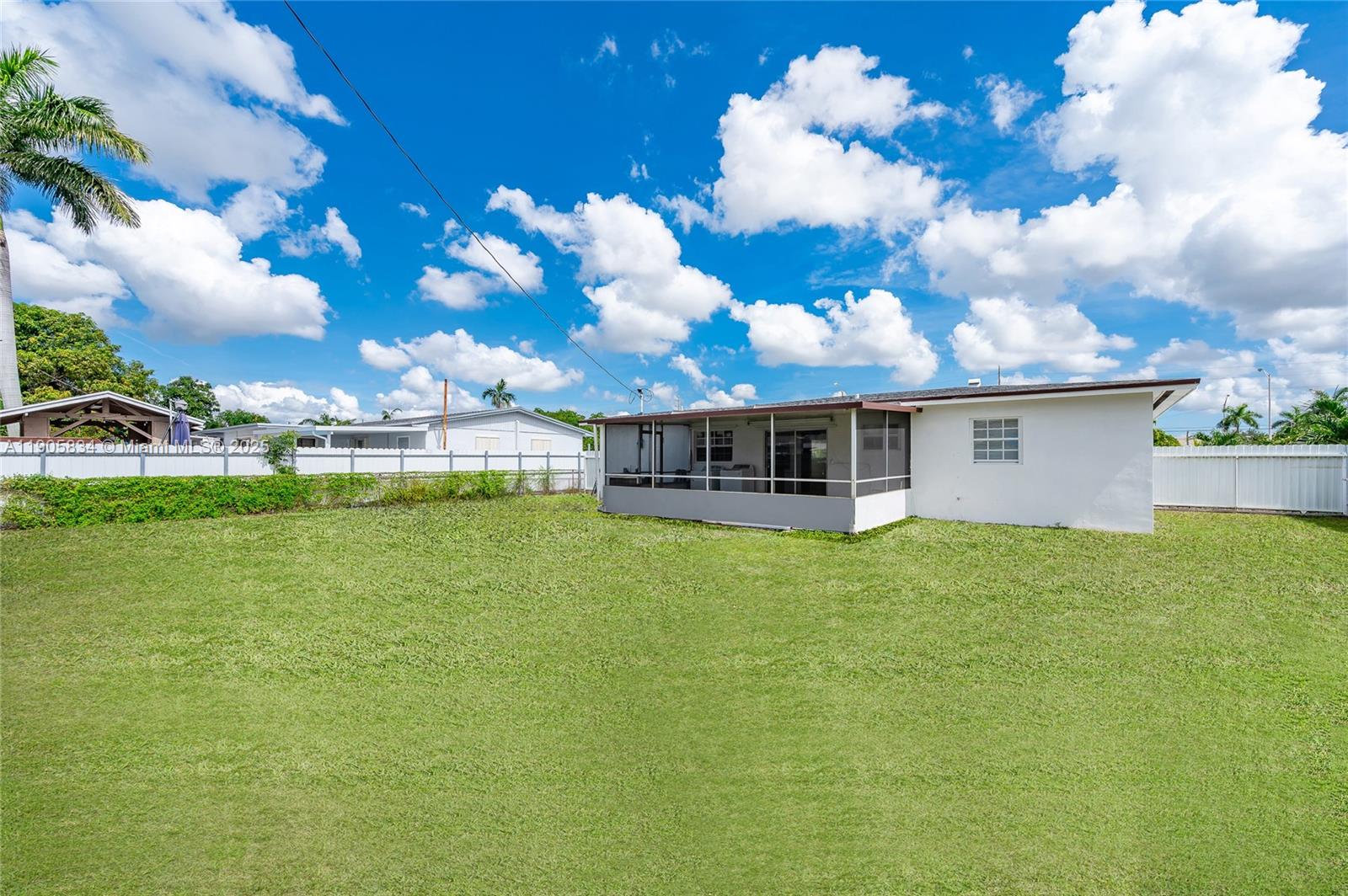 CAROL CITY LAKE STEVEN ES - Residential