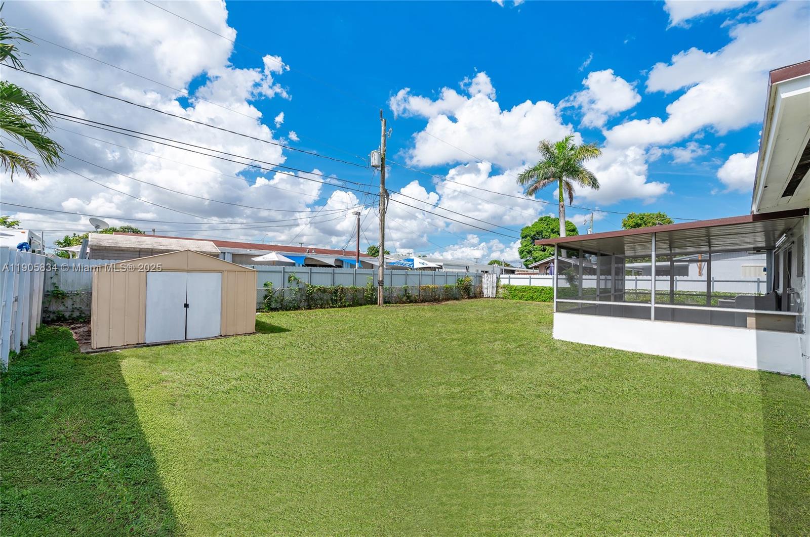 CAROL CITY LAKE STEVEN ES - Residential