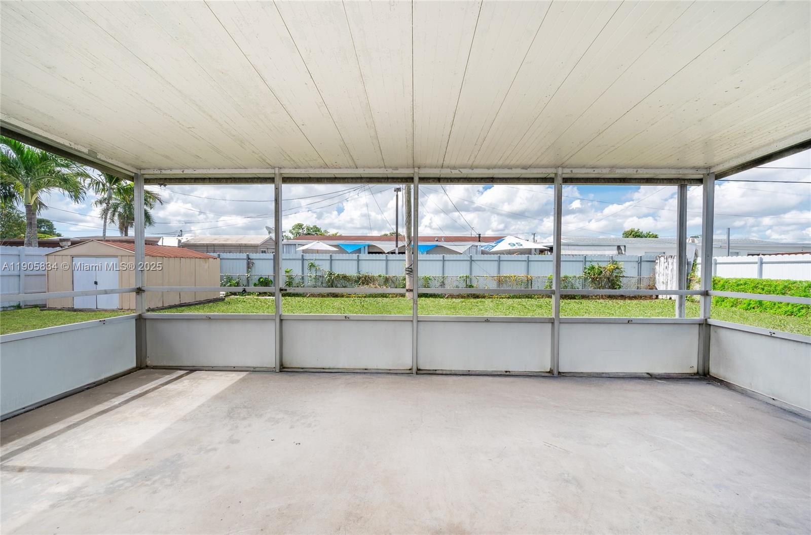 CAROL CITY LAKE STEVEN ES - Residential