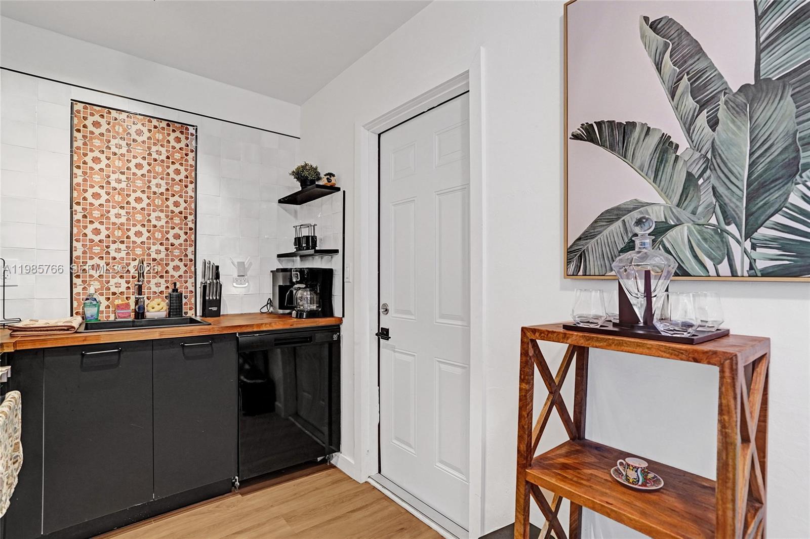 OAKLAND PARK SECOND ADD - Residential Lease