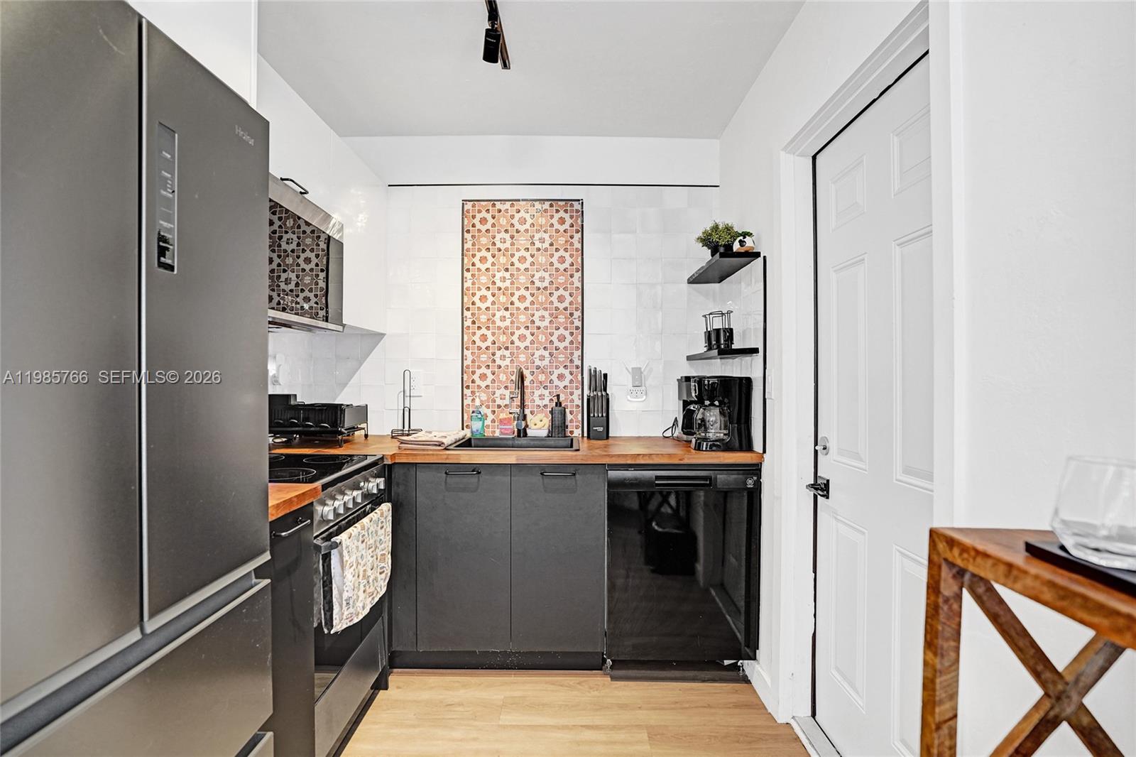 OAKLAND PARK SECOND ADD - Residential Lease