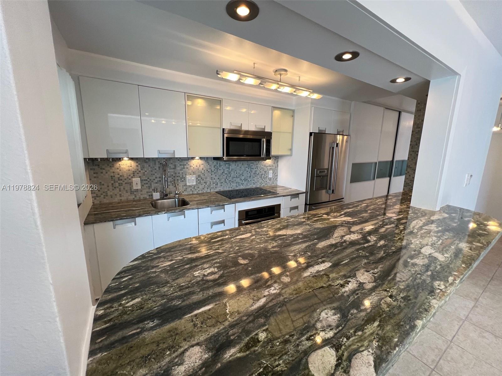 GOLDEN HOUSE CONDO - Residential