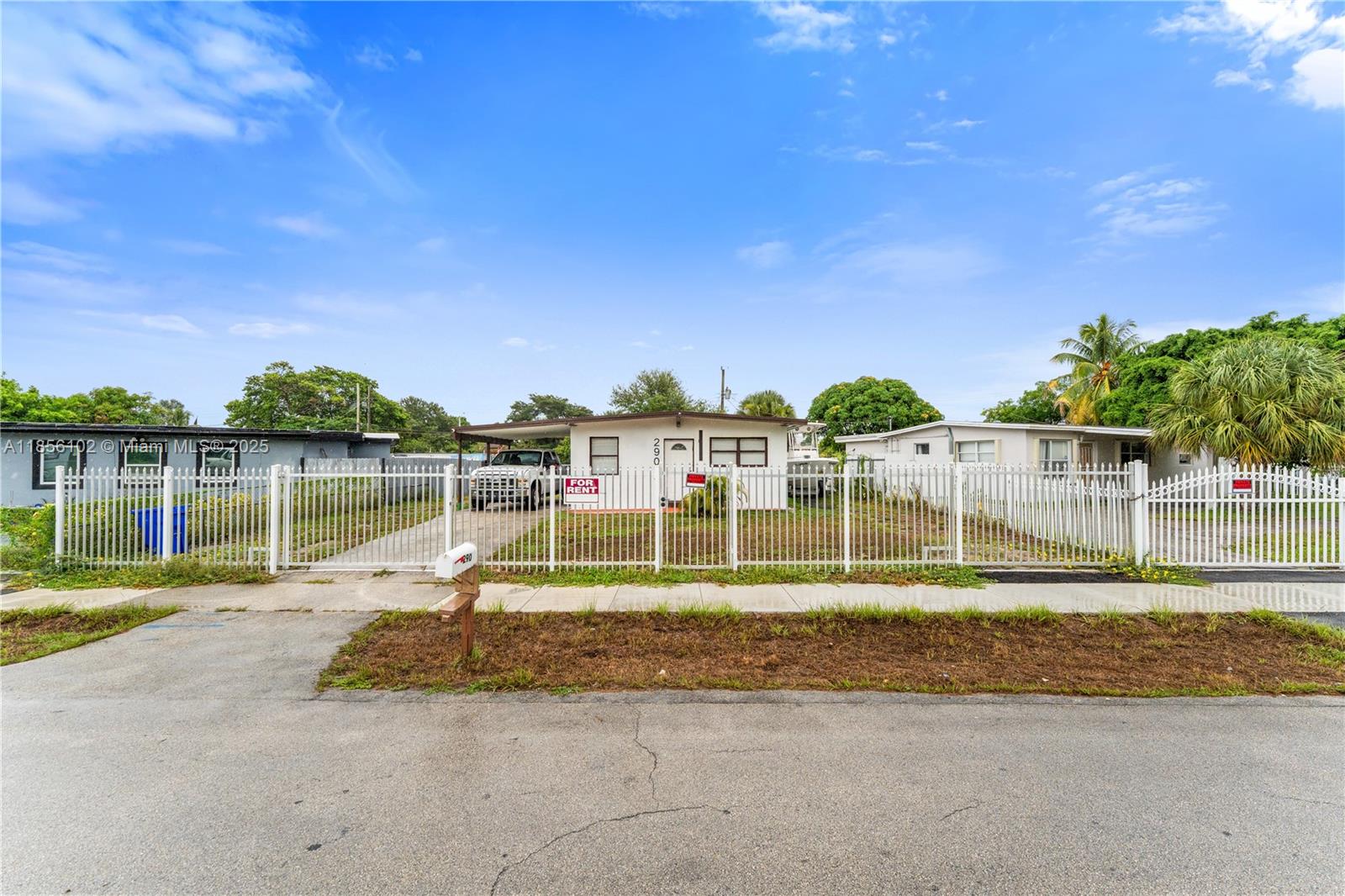 Beautiful 3BR/1BA home with modern updates and fresh finishes, located just minutes from the beach and downtown Fort Lauderdale. Enjoy a HUGE backyard over 7,200 sq ft, perfect for parking your boat, RV, or creating your outdoor oasis.