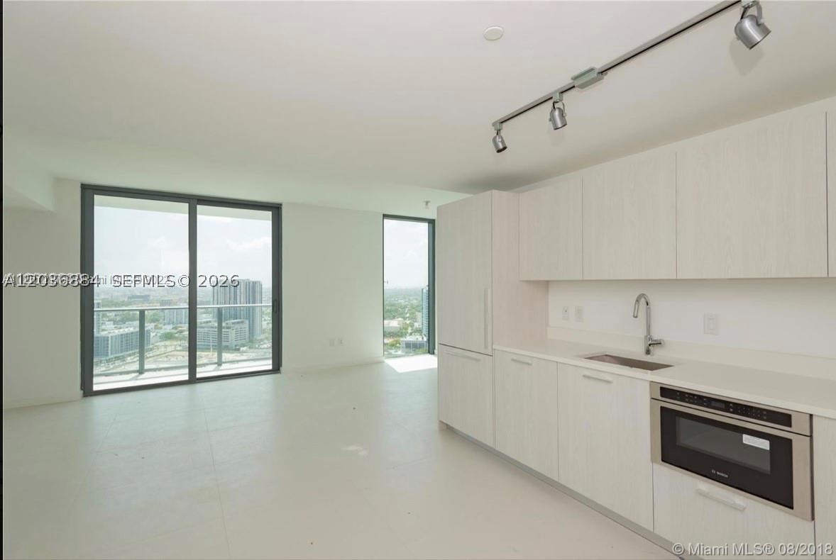 501 NE 31st St 2709