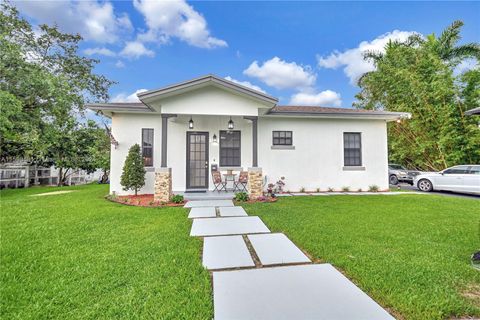 Single Family Residence in Southwest Ranches FL 16830 62nd St St 42.jpg