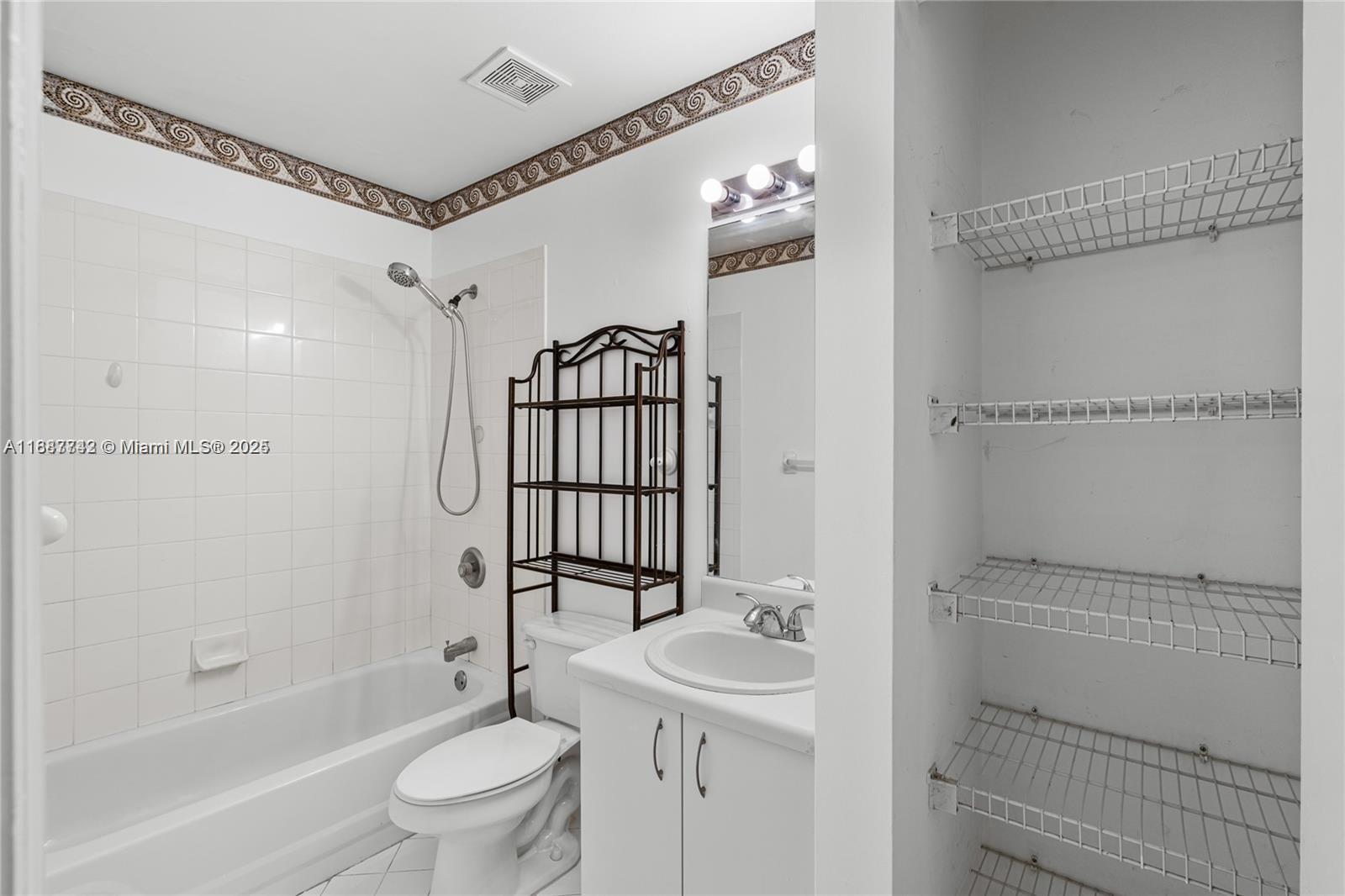 OLYMPIA & YORK RESIDENTIA - Residential Lease