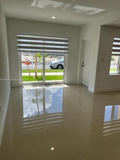 PARADISE ONE - Residential