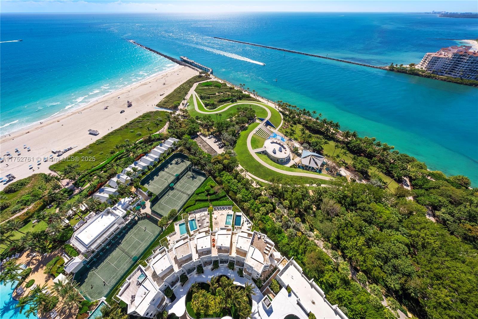 CONTINUUM ON SOUTH BEACH - Residential