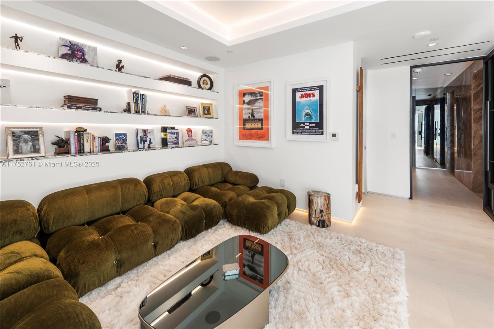 CONTINUUM ON SOUTH BEACH - Residential