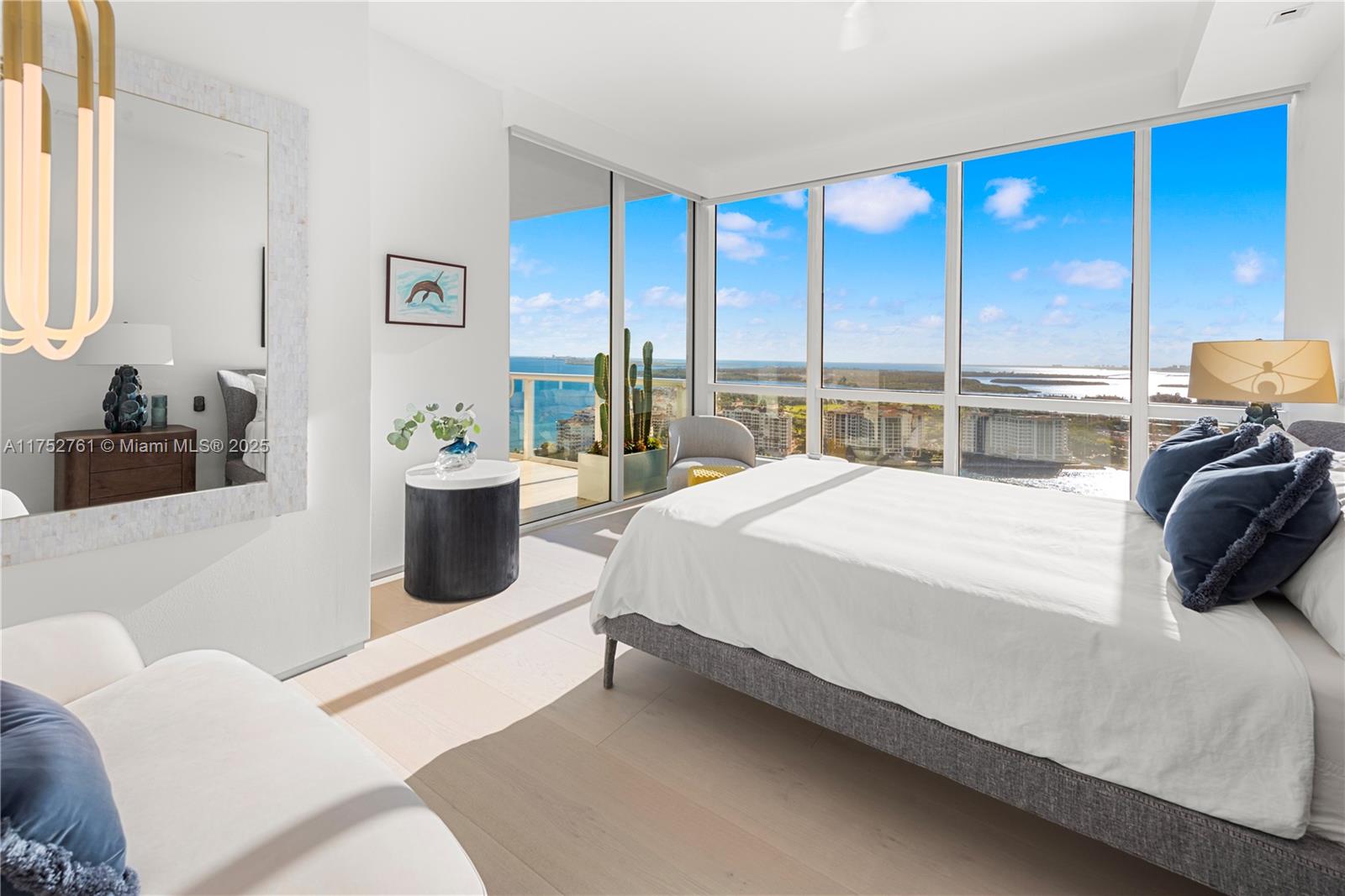 CONTINUUM ON SOUTH BEACH - Residential