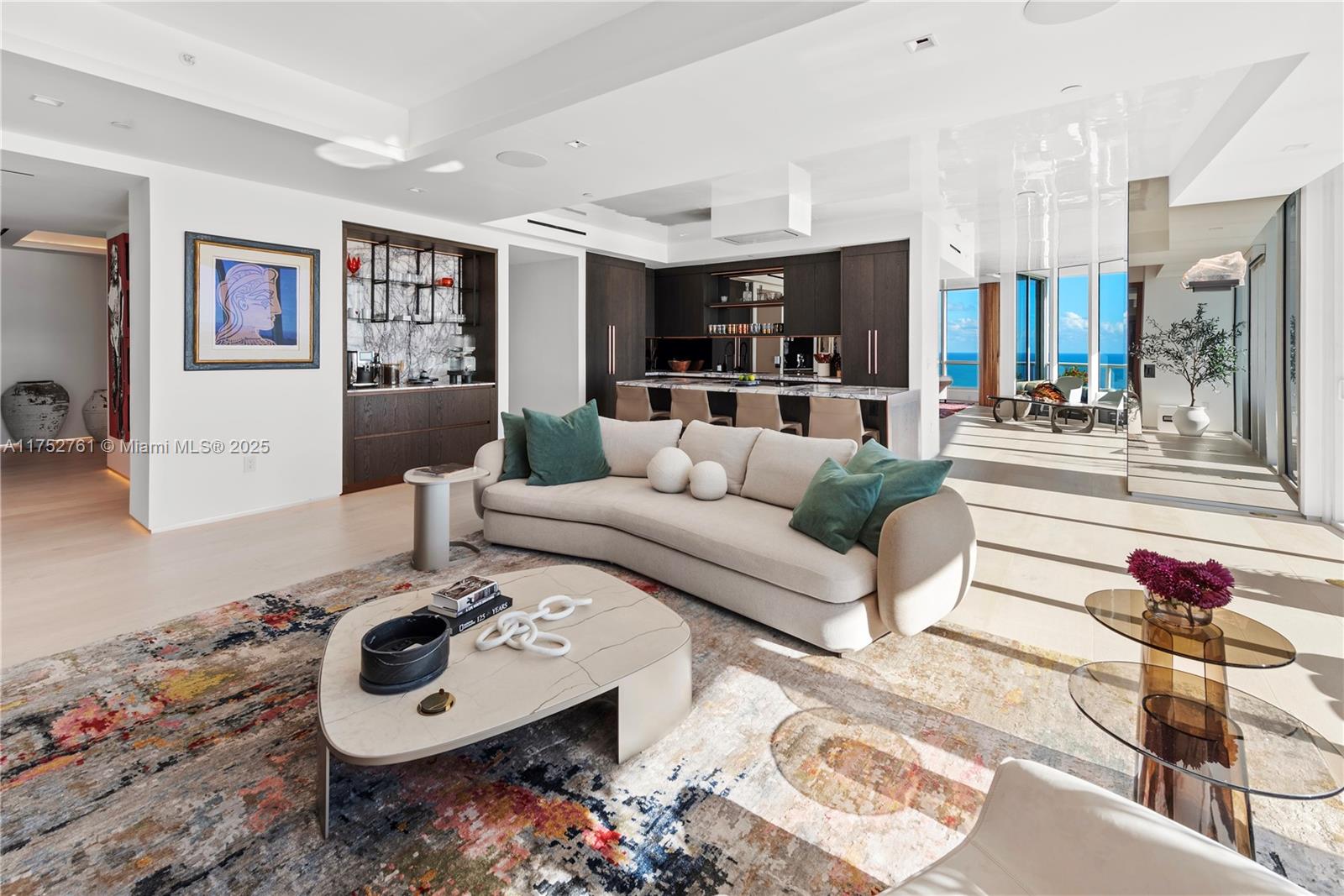CONTINUUM ON SOUTH BEACH - Residential