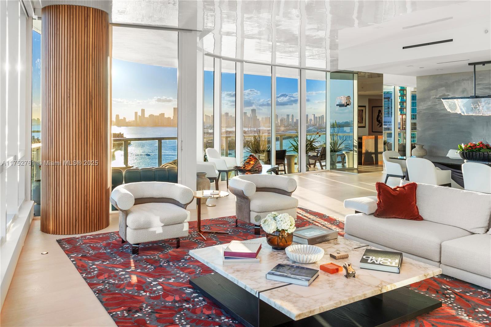 CONTINUUM ON SOUTH BEACH - Residential