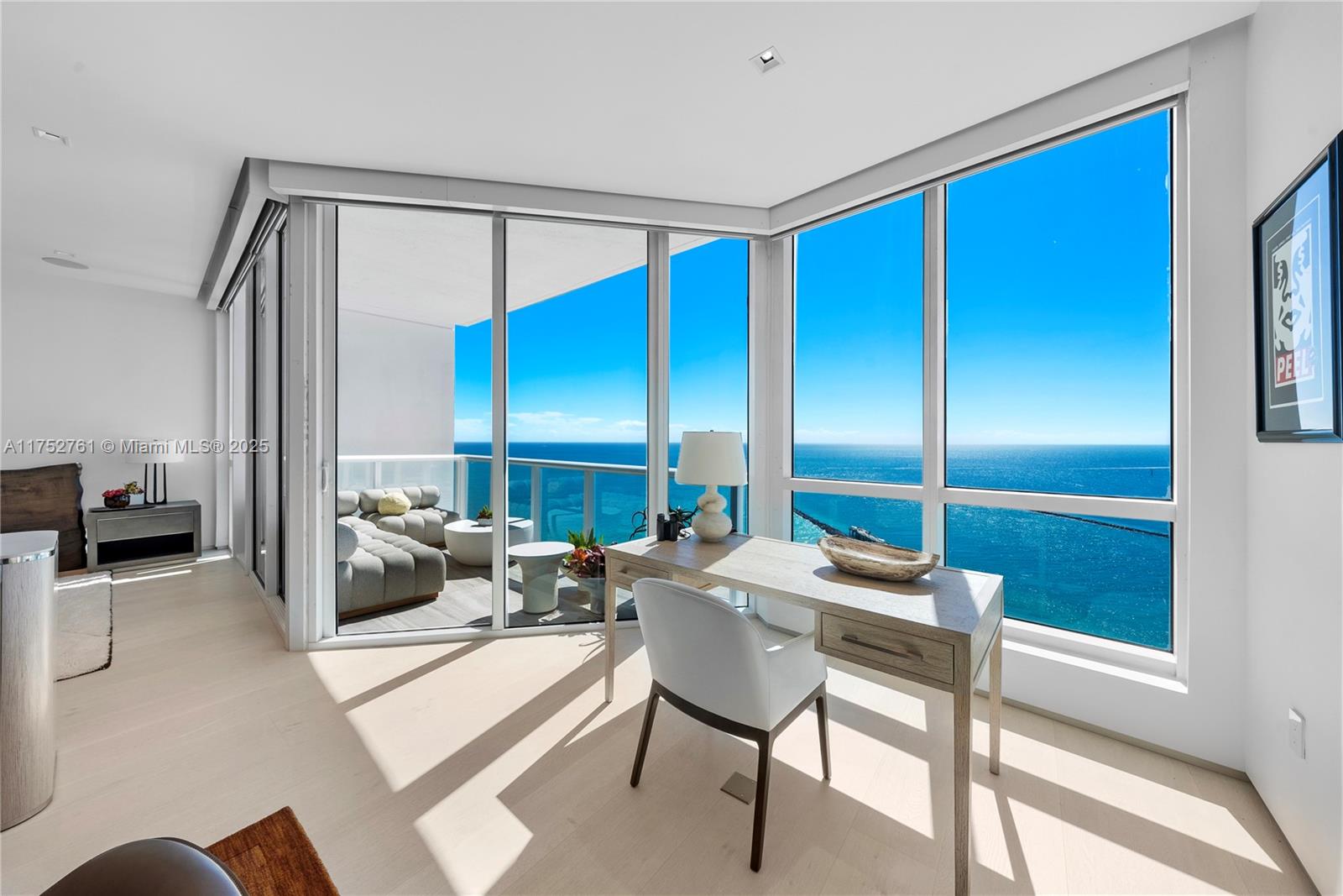 CONTINUUM ON SOUTH BEACH - Residential