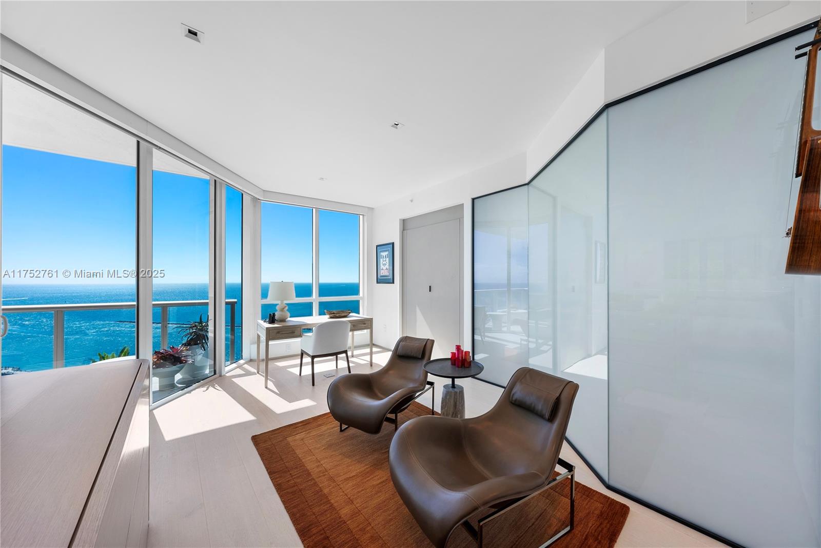 CONTINUUM ON SOUTH BEACH - Residential