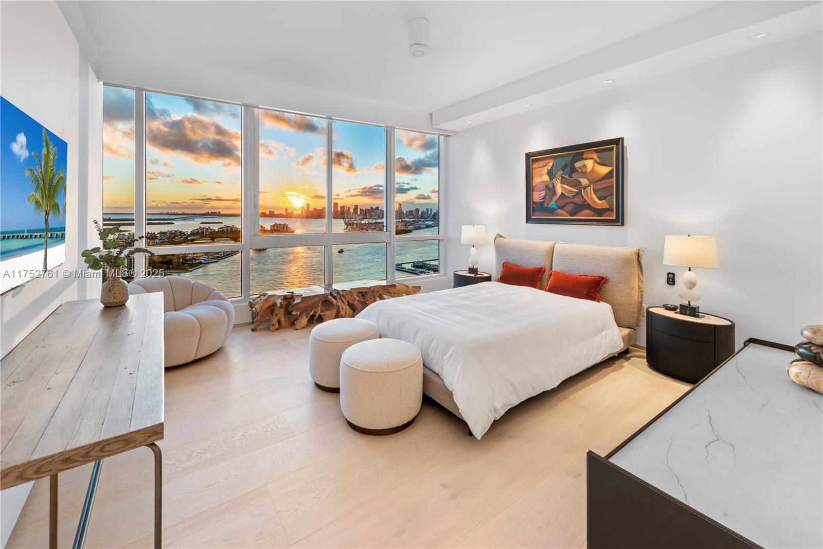CONTINUUM ON SOUTH BEACH - Residential