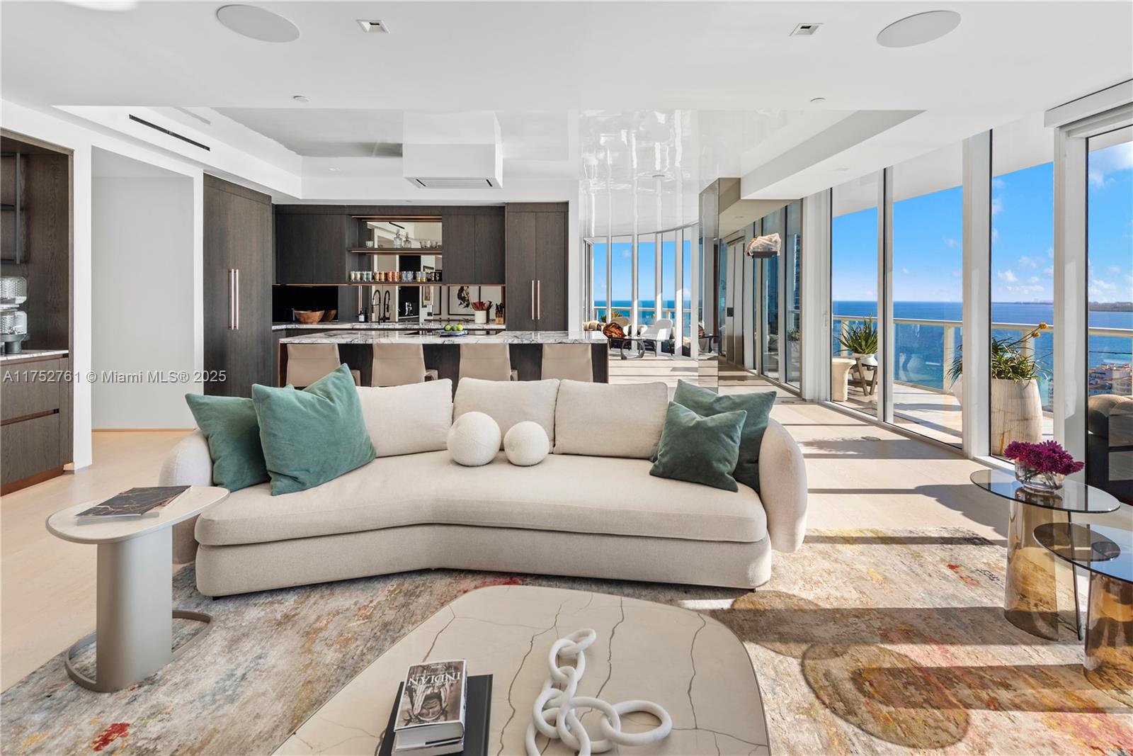 CONTINUUM ON SOUTH BEACH - Residential