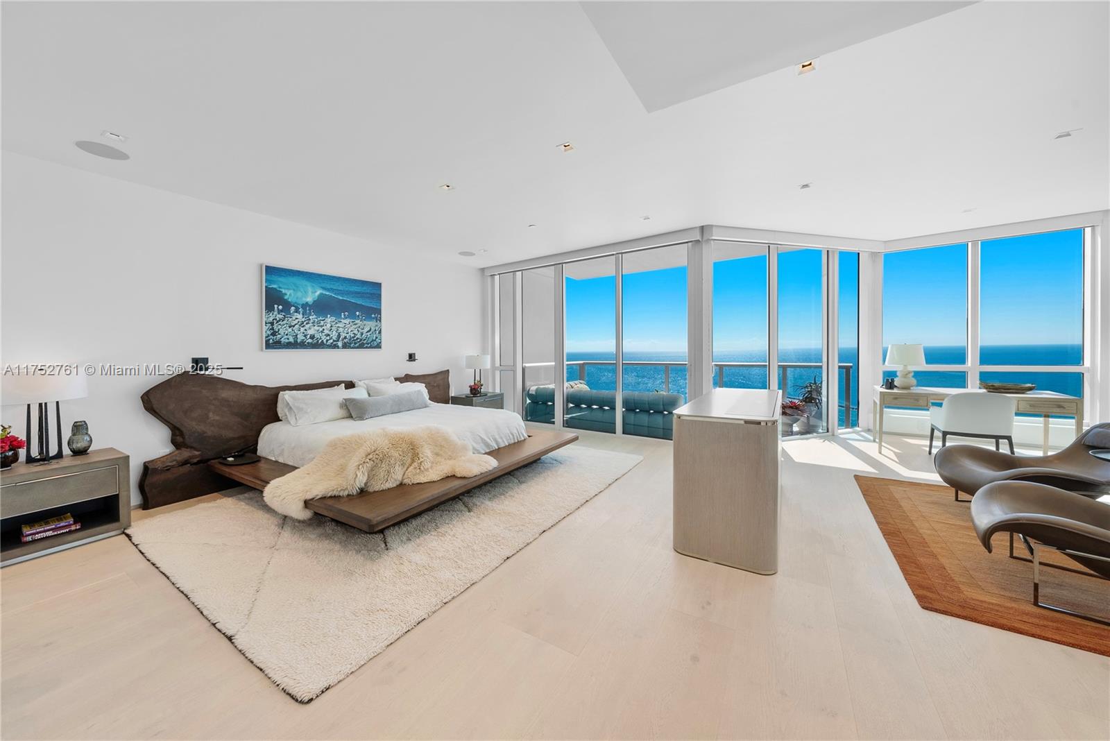 CONTINUUM ON SOUTH BEACH - Residential
