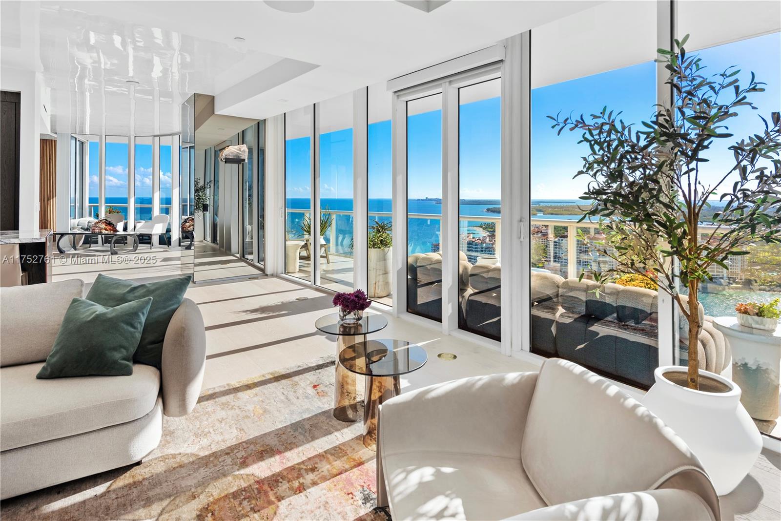 CONTINUUM ON SOUTH BEACH - Residential