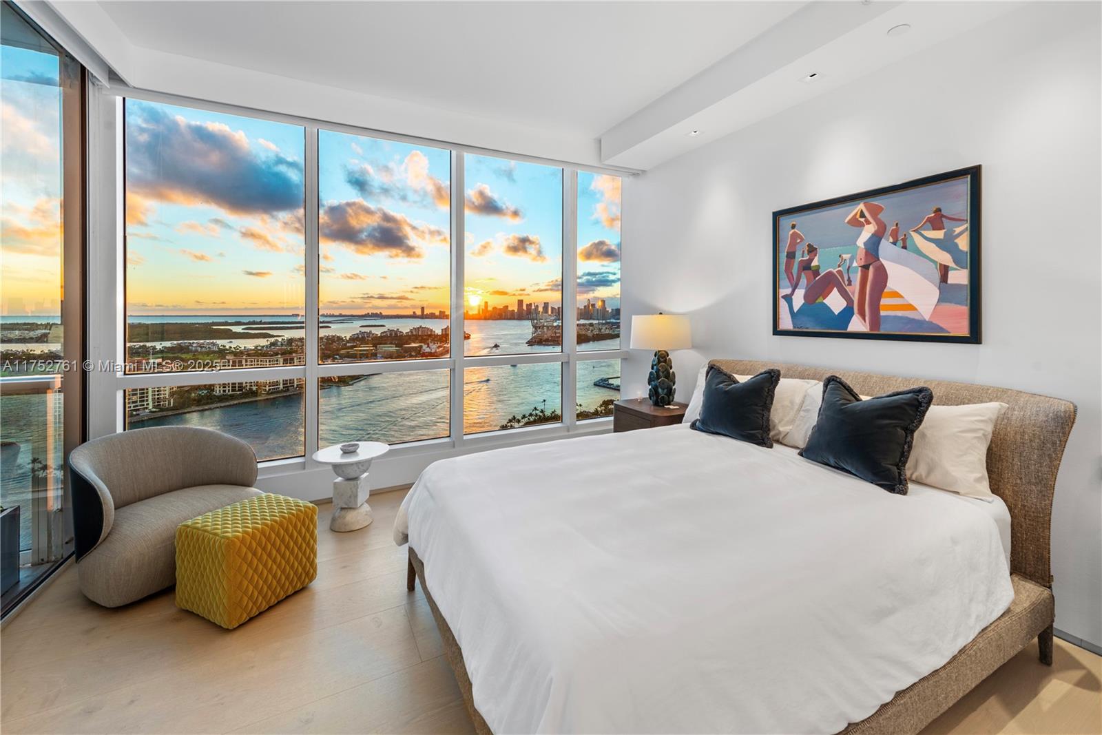 CONTINUUM ON SOUTH BEACH - Residential
