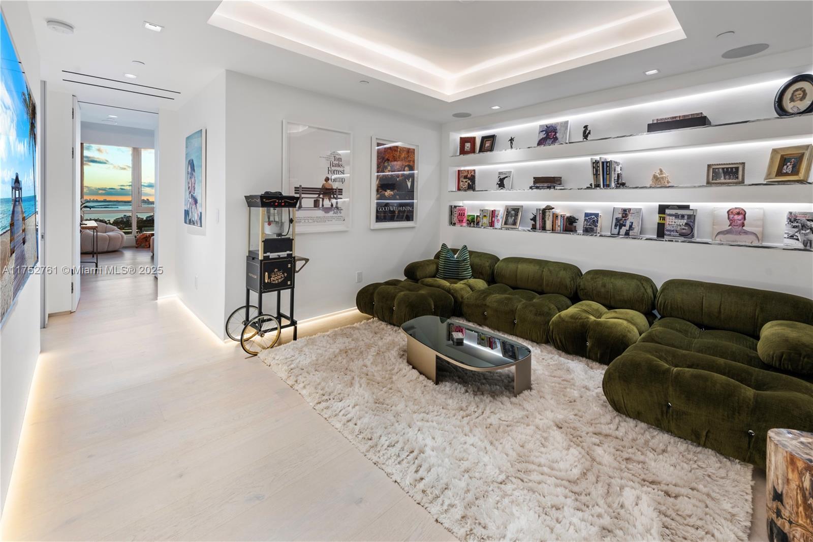 CONTINUUM ON SOUTH BEACH - Residential