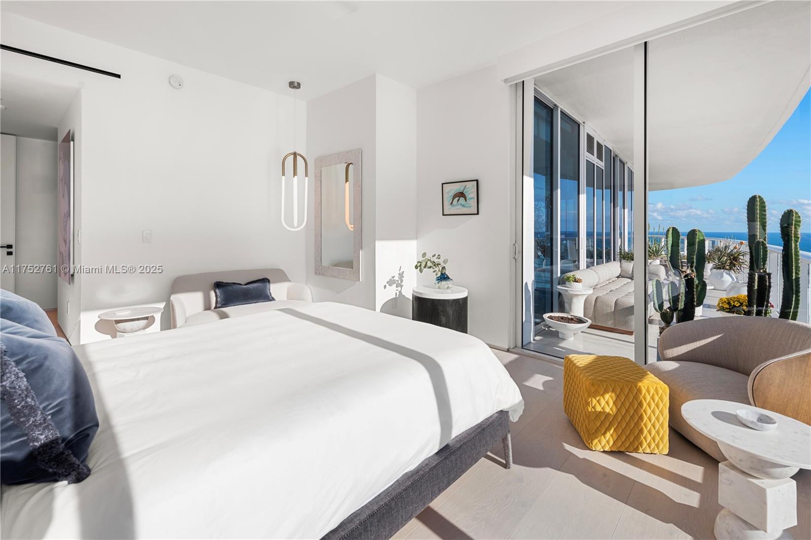 CONTINUUM ON SOUTH BEACH - Residential