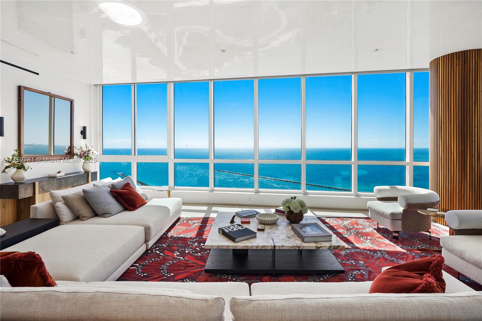 CONTINUUM ON SOUTH BEACH - Residential