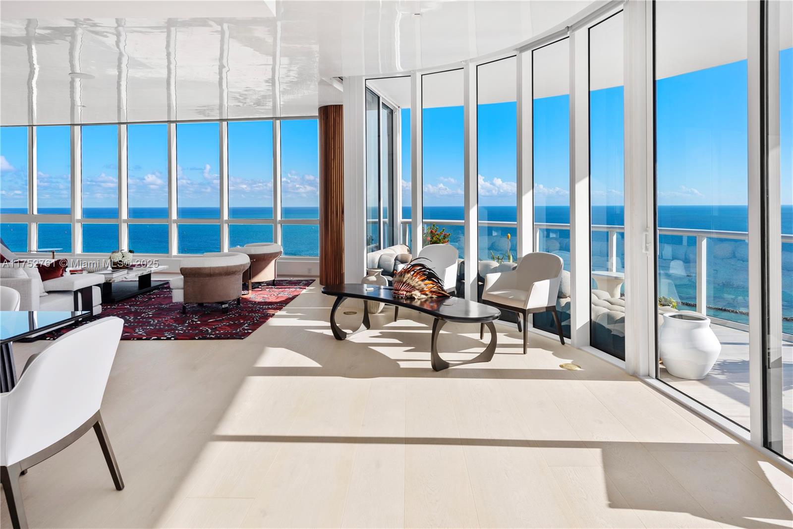 CONTINUUM ON SOUTH BEACH - Residential