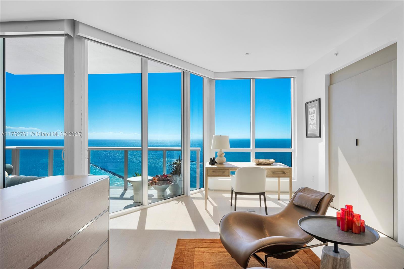 CONTINUUM ON SOUTH BEACH - Residential