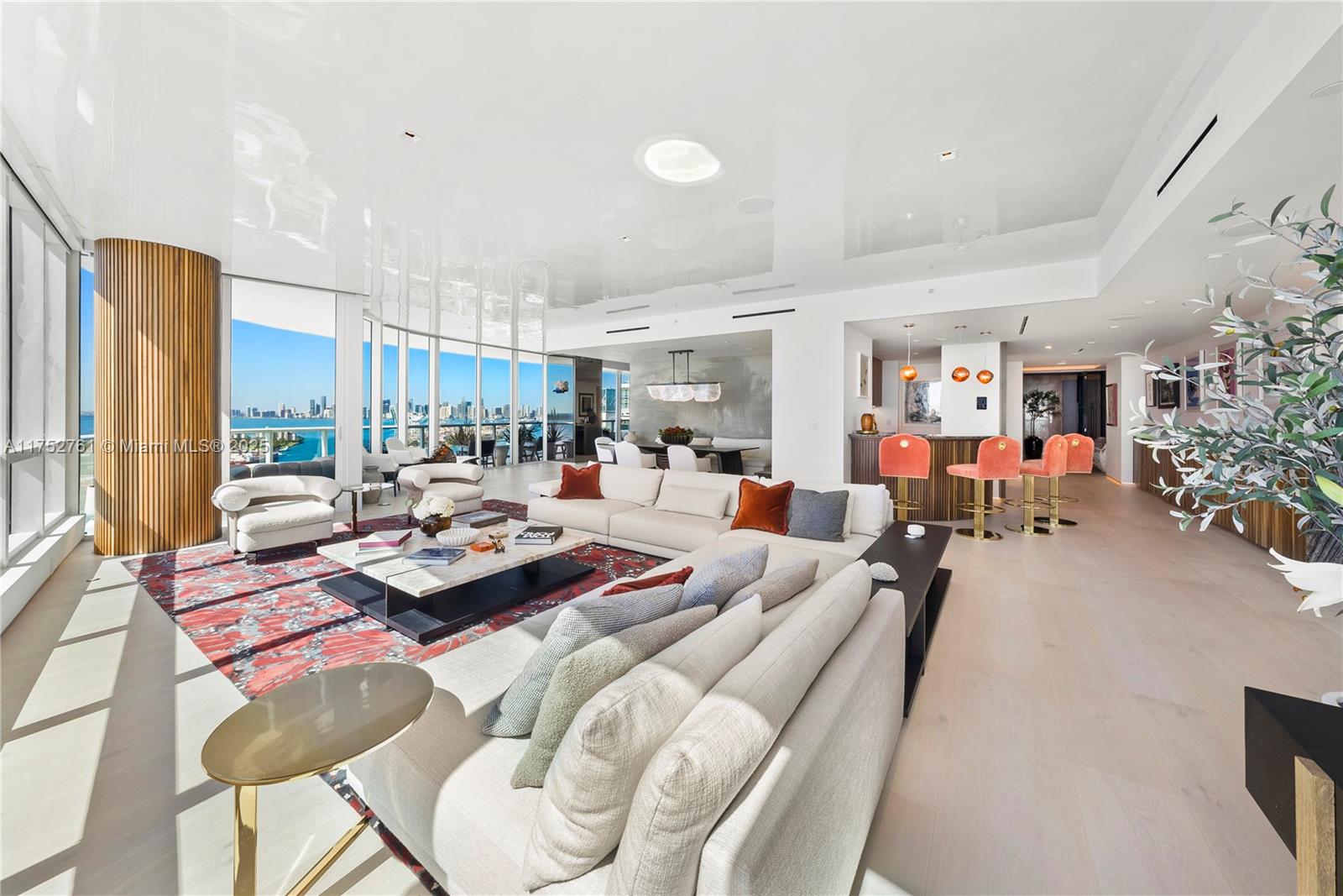 CONTINUUM ON SOUTH BEACH - Residential