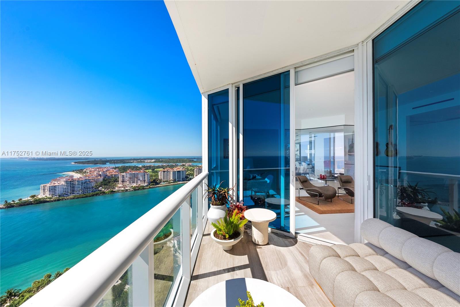 CONTINUUM ON SOUTH BEACH - Residential