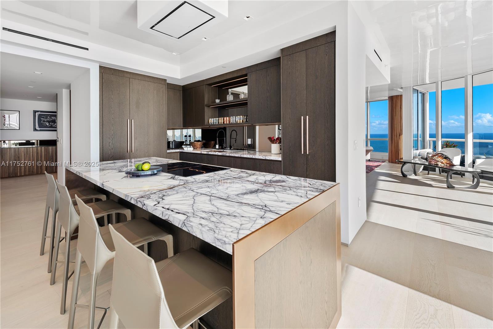 CONTINUUM ON SOUTH BEACH - Residential