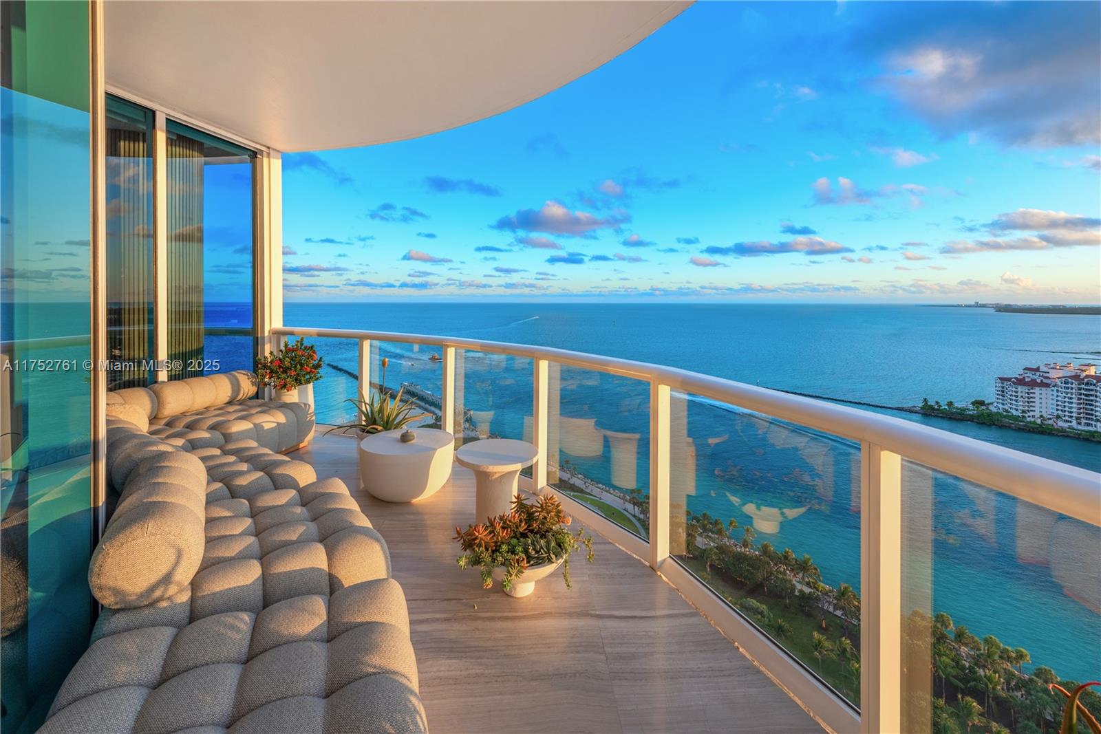 CONTINUUM ON SOUTH BEACH - Residential