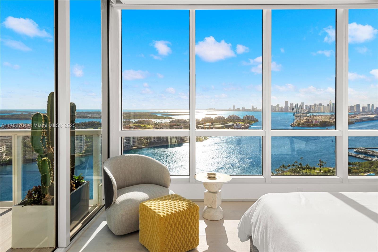 CONTINUUM ON SOUTH BEACH - Residential
