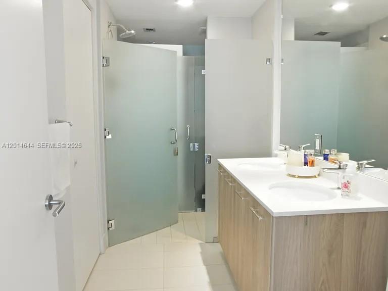 PARAISO BAYVIEWS CONDO - Residential Lease