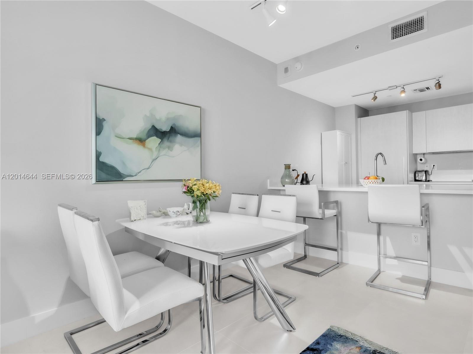 PARAISO BAYVIEWS CONDO - Residential Lease