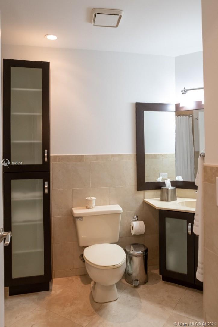 ENCINO AT GRAND PALMS #2 - Residential Lease